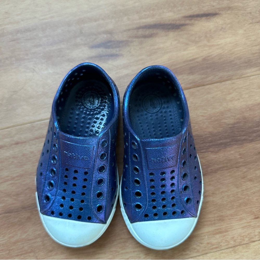 NATIVE toddler shoe size 6